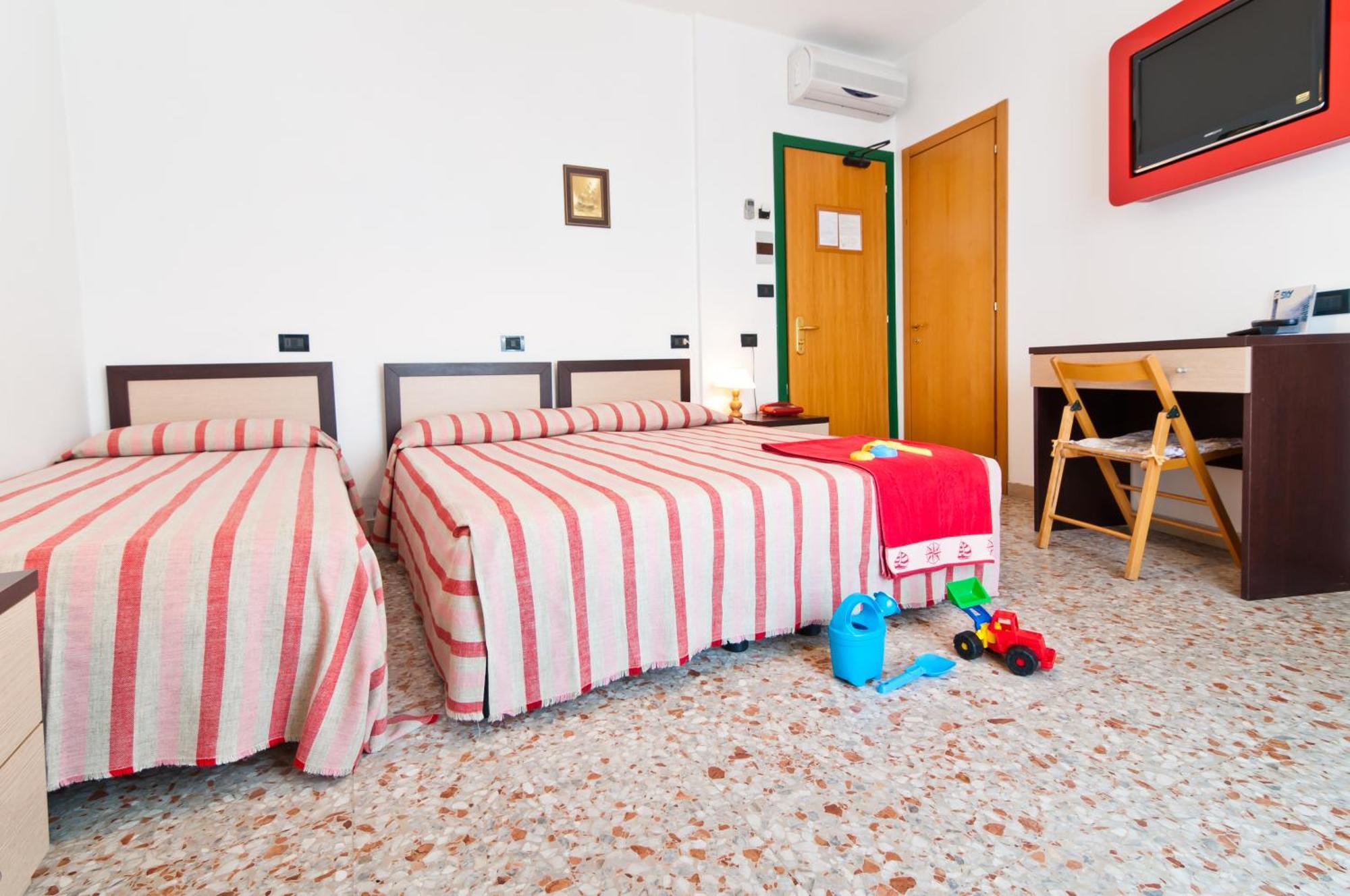 Hotel Milan Rosolina Mare Exteriör bild