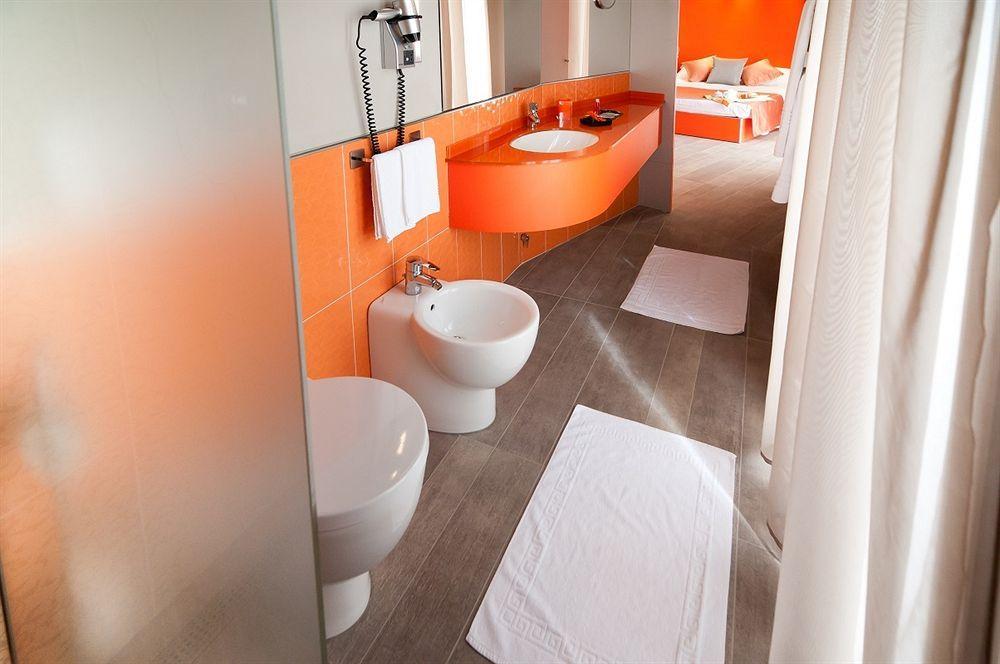 Hotel Milan Rosolina Mare Exteriör bild