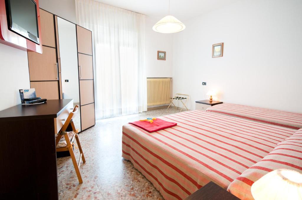 Hotel Milan Rosolina Mare Rum bild
