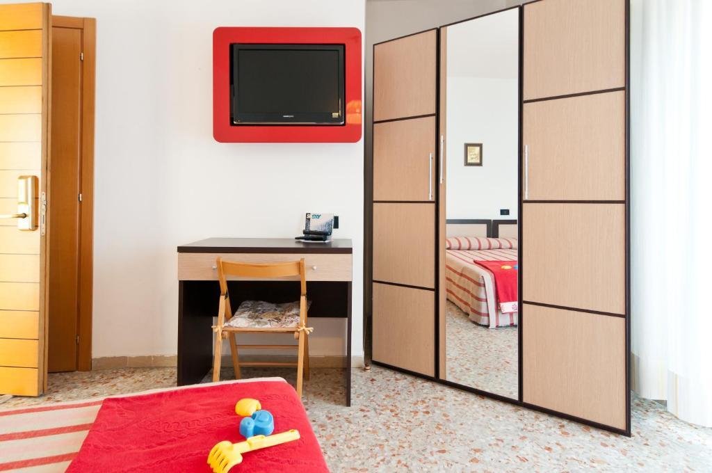 Hotel Milan Rosolina Mare Rum bild